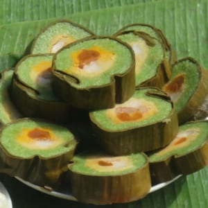 Bánh tét Trà Cuôn xanh ngót